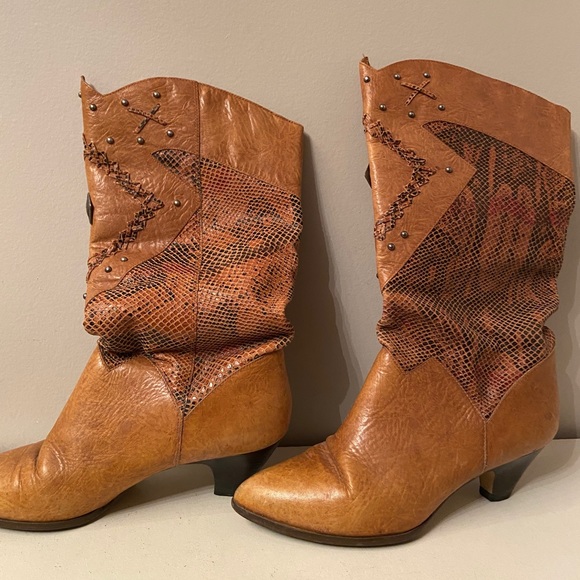 Epic Vintage Boots - Picture 8 of 10